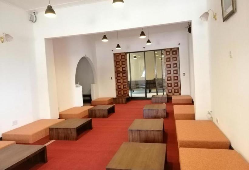 Hotel Asgiriya Ashram Bhoomi