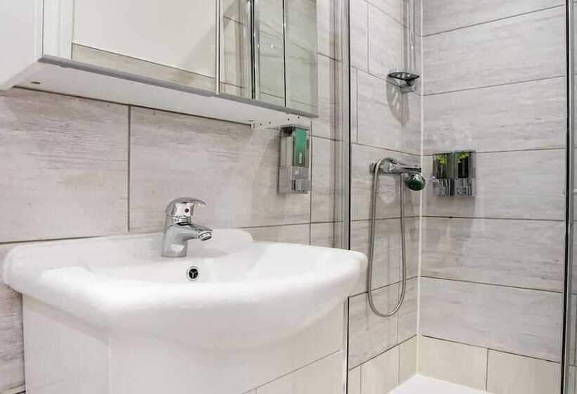 فندق Broadway Inn