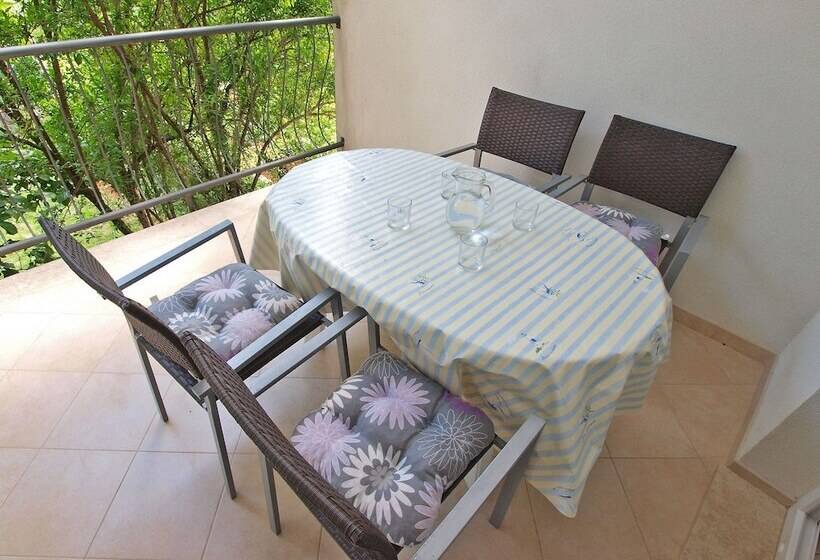 Apartments Romano 1099