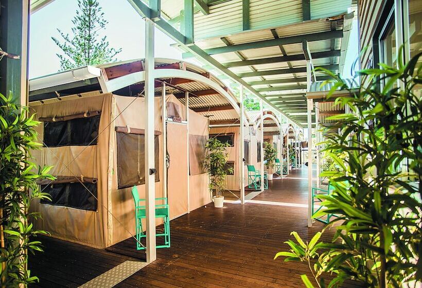 Отель The Eco Beachcamp Retreat