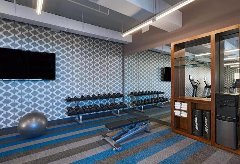 هتل Aloft Waco Downtown
