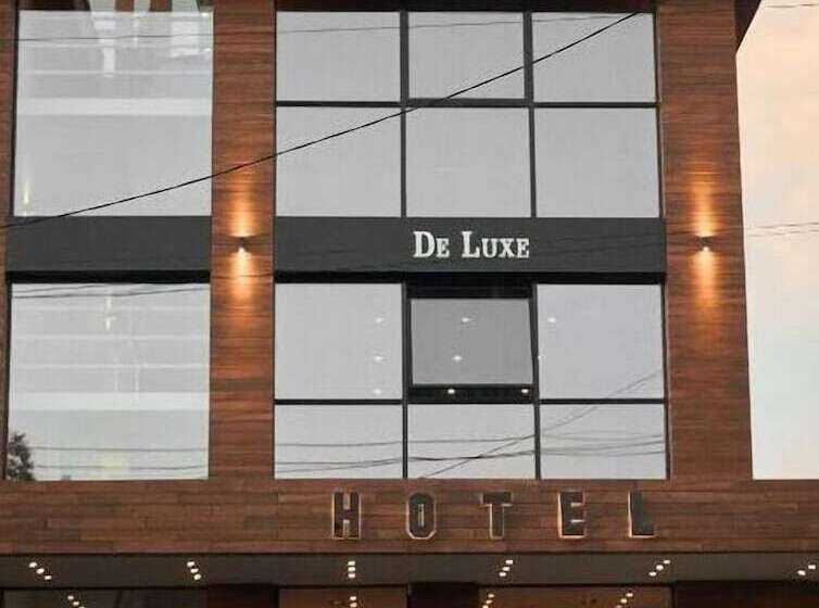 هتل Hollywood De Luxe