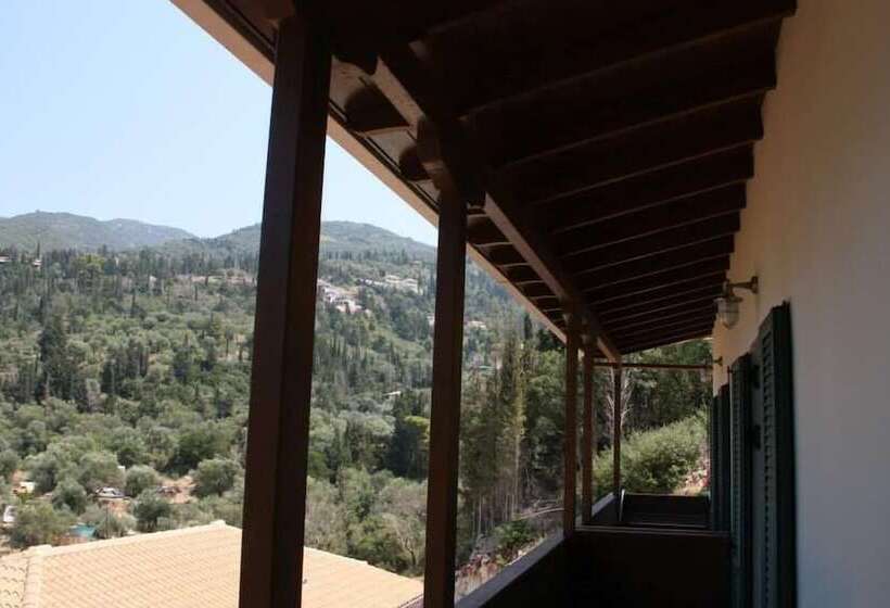 هتل Lefkas Petra