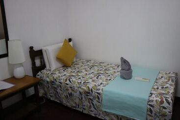 Lolo Oyong Pension House And Restaurant