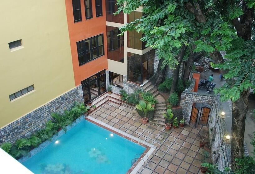 استراحتگاه Corbett Kingdom