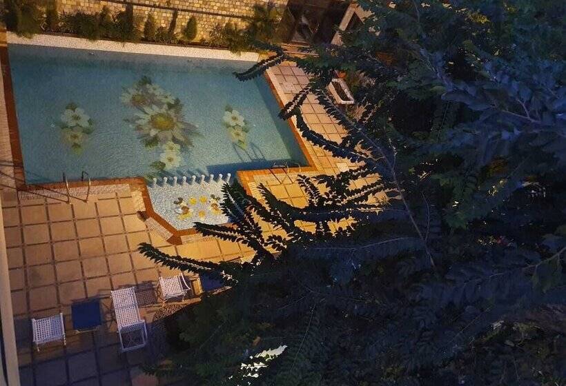 استراحتگاه Corbett Kingdom