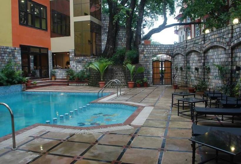 استراحتگاه Corbett Kingdom