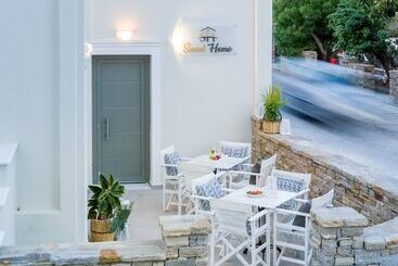 Sweet Home Naxos
