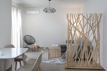 Sweet Home Naxos