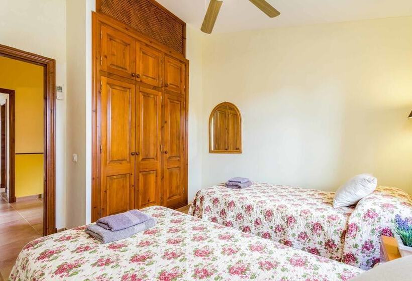 Villa Marcolis Cel