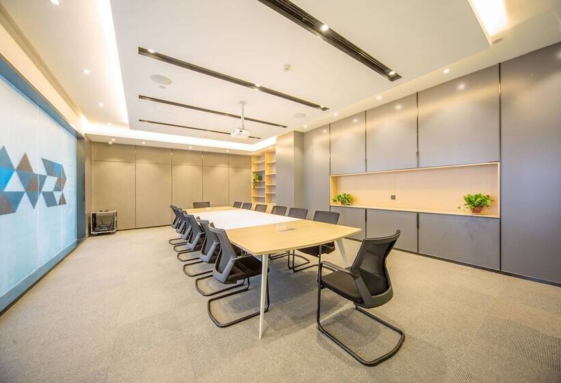 Atour Hotel Weihai City Center