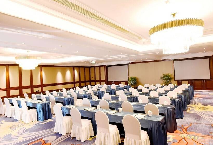 هتل Ramada Plaza By Wyndham Wenzhou