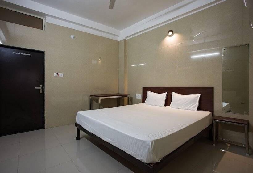 호텔 Spot On 23725 Jay Shanti Palace