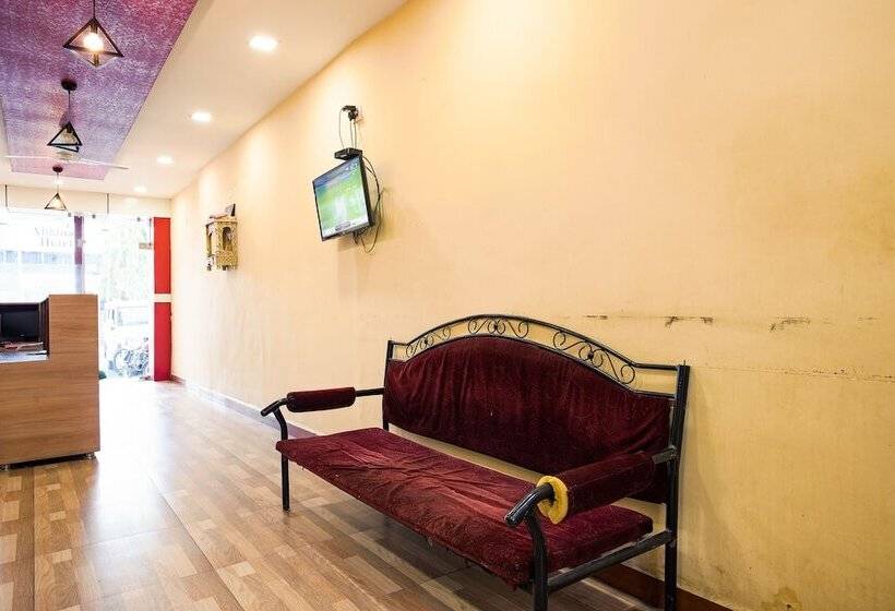 호텔 Spot On 23725 Jay Shanti Palace