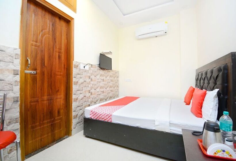 فندق The Sai Palace By Oyo Rooms