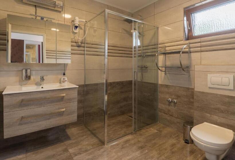 پانسیون Villa Rubčić Rooms & Pansion