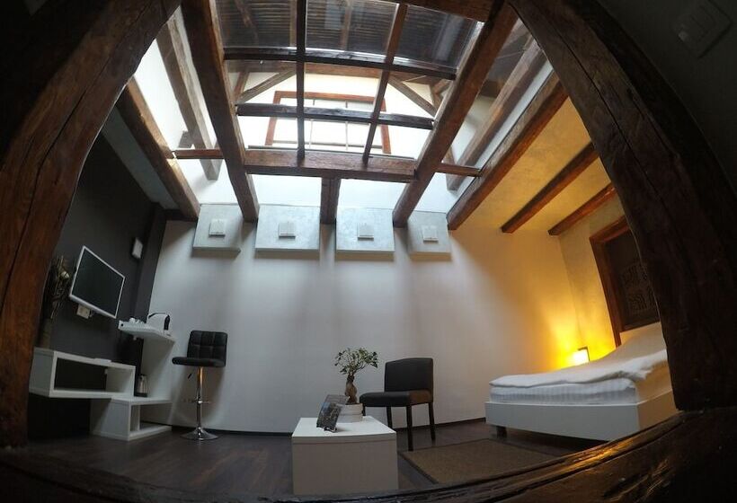 Vendi Grand Square Residence