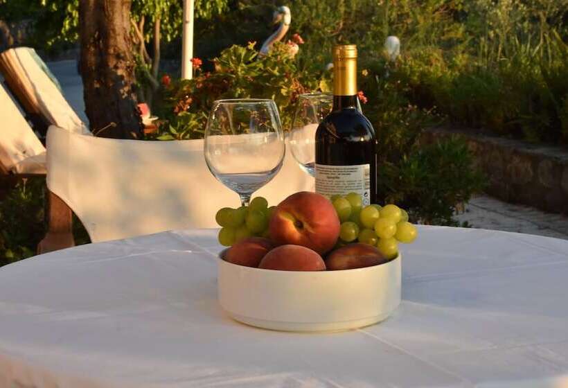 Verga Apartments & Suites