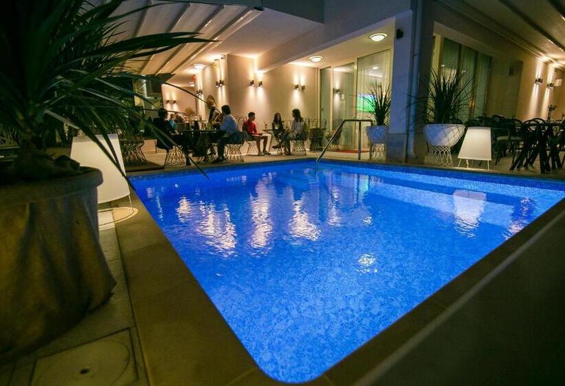 Aparthotel Flora