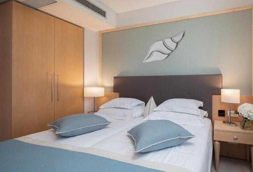Aparthotel Flora