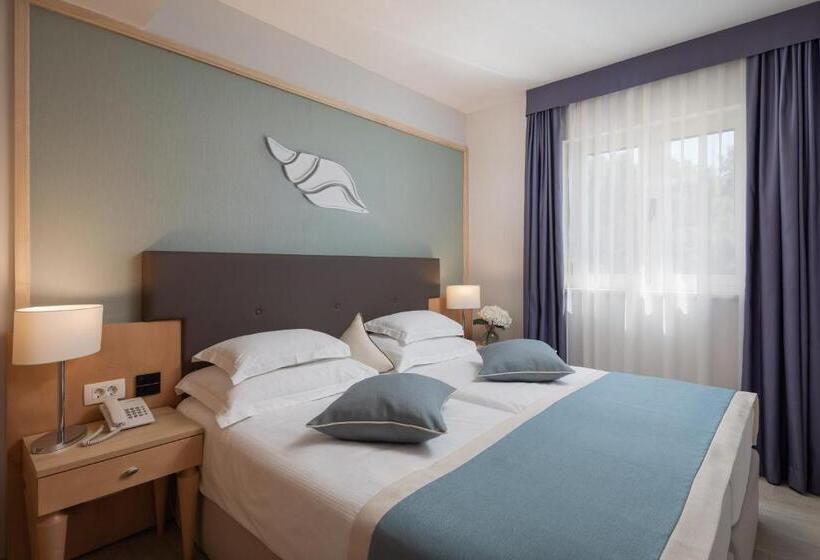 Aparthotel Flora