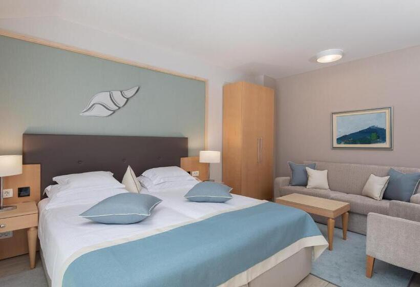 Aparthotel Flora