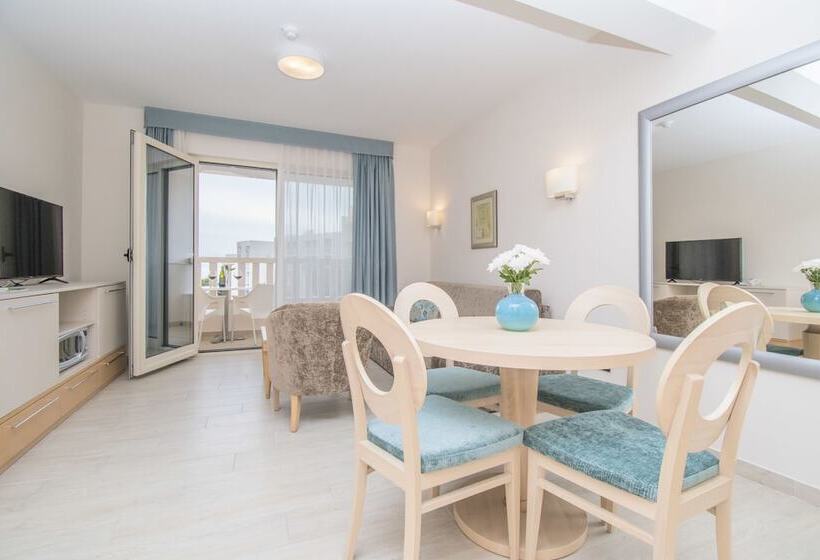 Aparthotel Flora