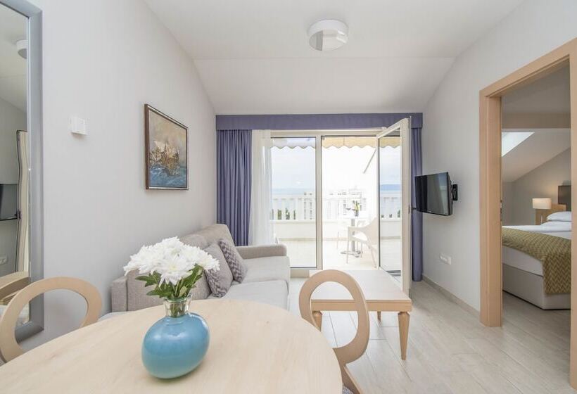 Aparthotel Flora