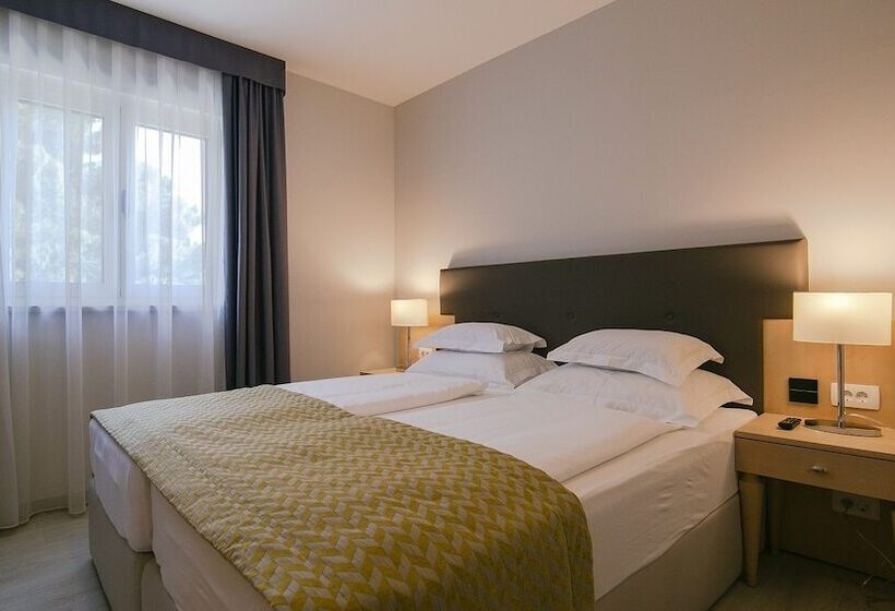 Aparthotel Flora