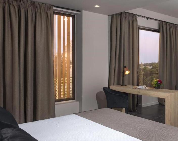 Azur Suites