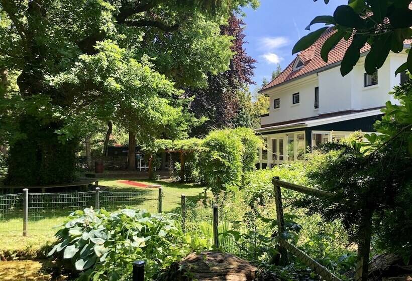 تختخواب و صبحانه Guesthouse Villa De Eikhof