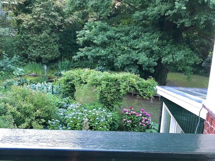 تختخواب و صبحانه Guesthouse Villa De Eikhof