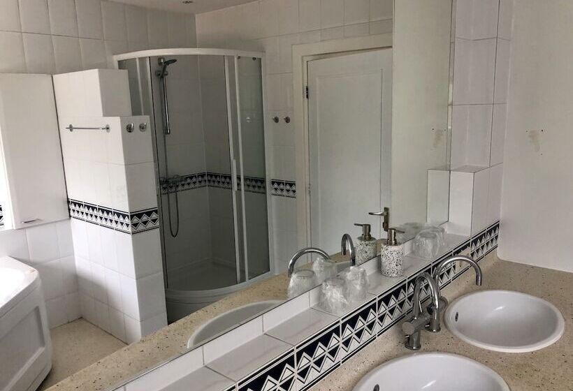 تختخواب و صبحانه Guesthouse Villa De Eikhof