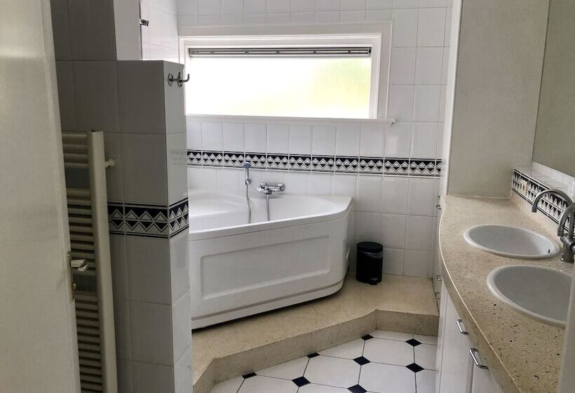 تختخواب و صبحانه Guesthouse Villa De Eikhof
