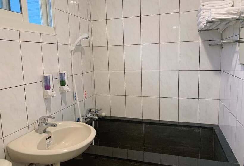 تختخواب و صبحانه Jiaoxi Hot Springs