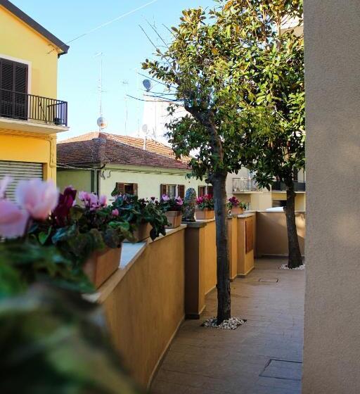تختخواب و صبحانه La Casa Di Nonno Giulio