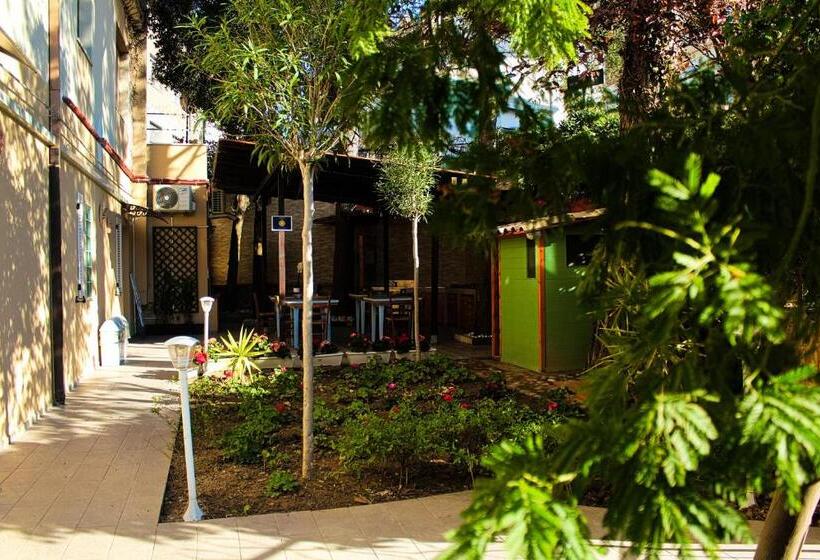 تختخواب و صبحانه La Casa Di Nonno Giulio