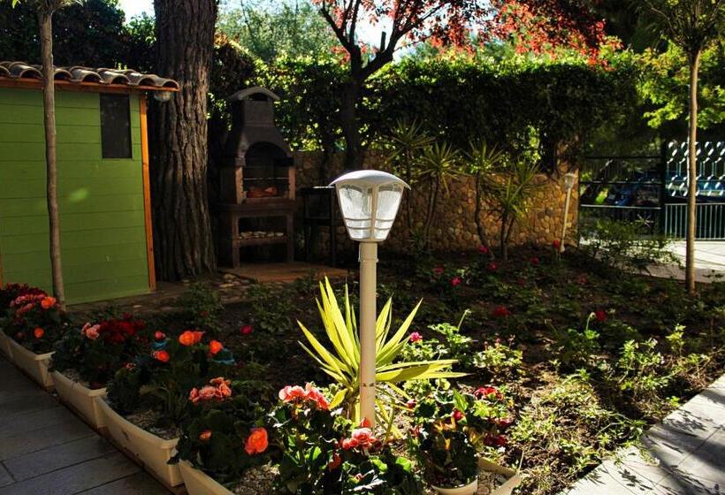 تختخواب و صبحانه La Casa Di Nonno Giulio