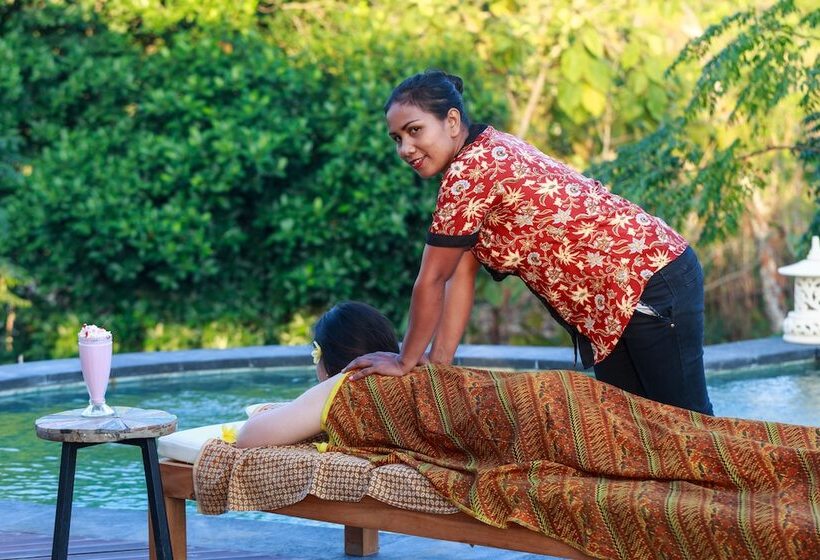 تختخواب و صبحانه The Lavana Tanjung Lima Laboan Bajo Villas