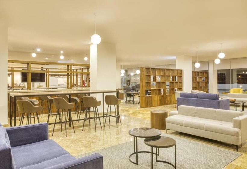 ホテル Fiesta Inn Guadalajara Periferico Poniente