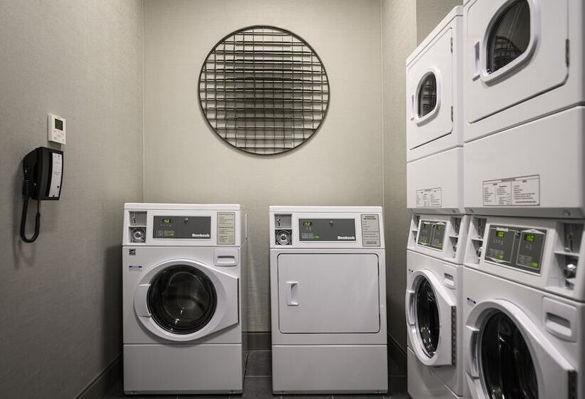 هتل Hyatt Place Indianapolis Fishers