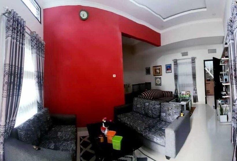 پانسیون Jingga Guesthouse