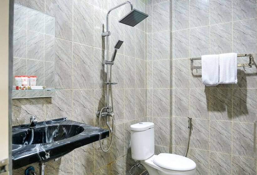 فندق صغير Mustika By Oyo Rooms