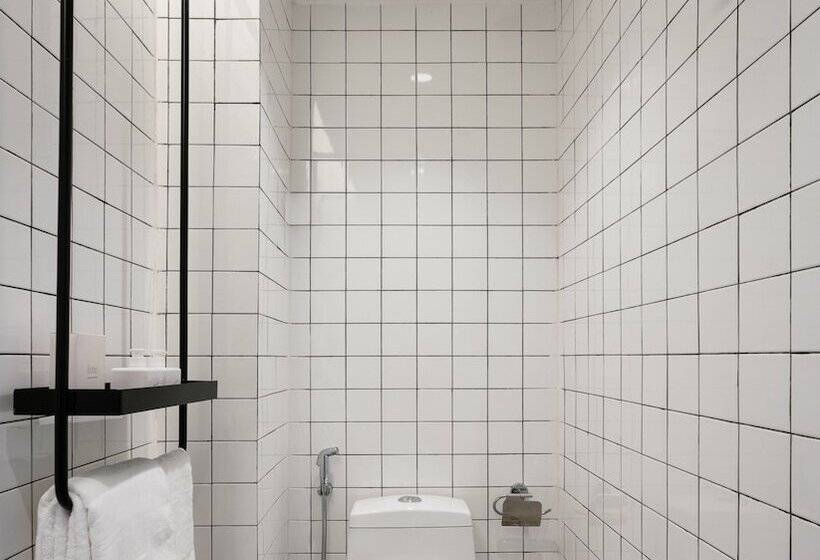 Bare Gallery Boutique Stays