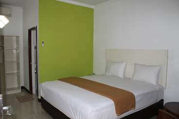 تختخواب و صبحانه Omega Hotel Lombok