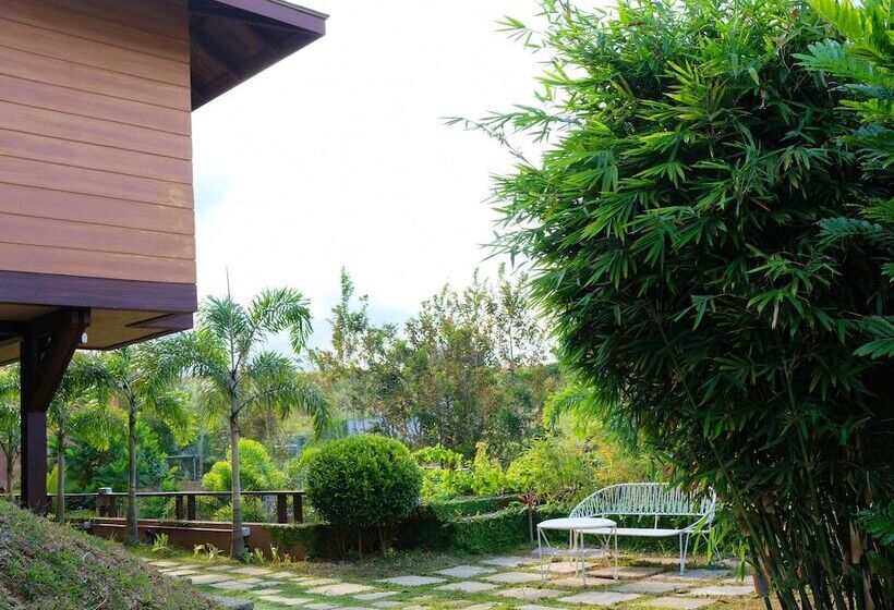هتل Asian Village Tagaytay