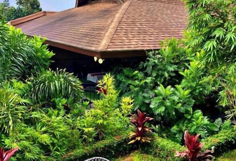 هتل Asian Village Tagaytay