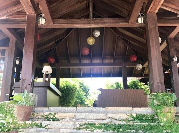 هتل Asian Village Tagaytay