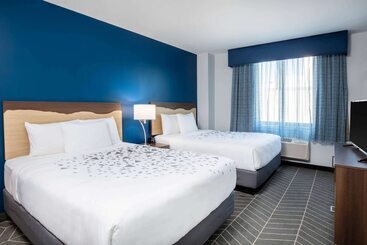 هتل La Quinta Inn And Suites By Wyndham Long Island City