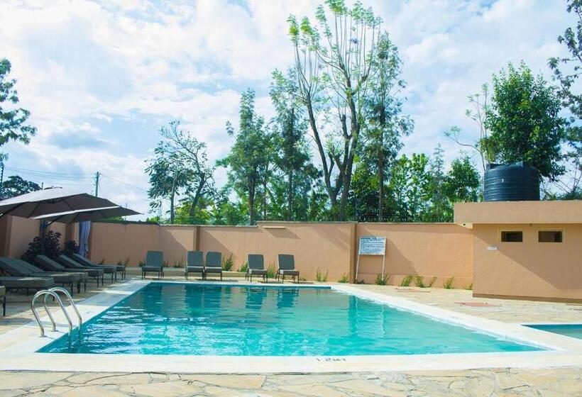 هتل Summit Lodge